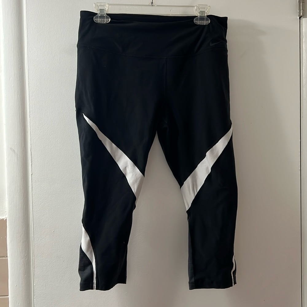 Nike black and white cropped workout leggings